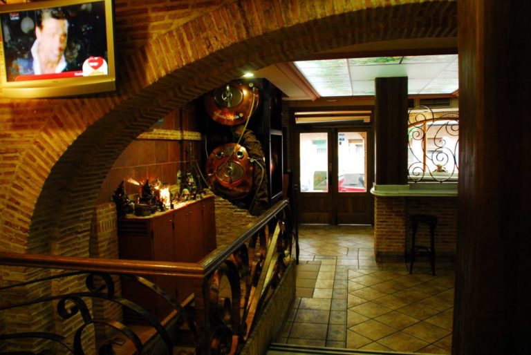 interior taberna quique 768x514