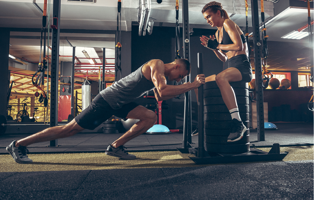 gimnasio-ejercicio-clases-grupo-equipo-entrenamiento-leganes-theclubsport