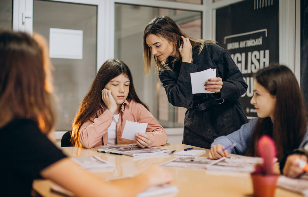 idiomas ingles empresas jovenes niños adultos centro-de-estudios-butarque-leganes-academia-escuela-apoyo-escolar-bachillerato-primaria-secundaria.jpg